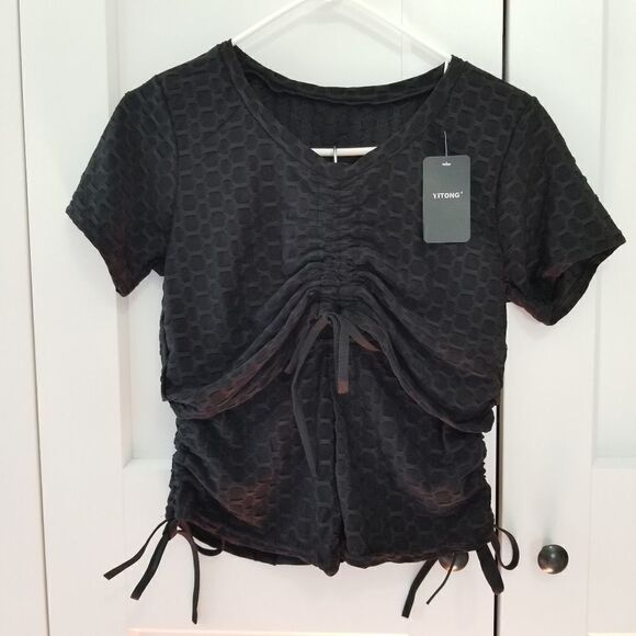 Yitong Top and short set - Picture 1 of 9